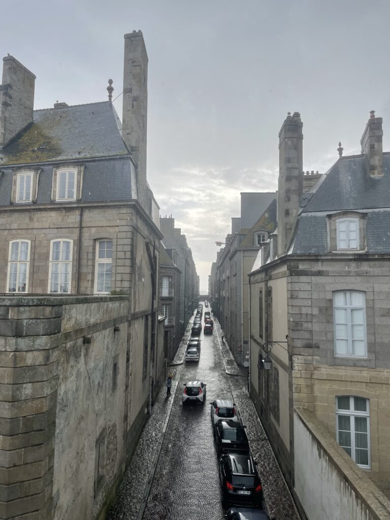 saint-malo_street_the knowledge nuggets