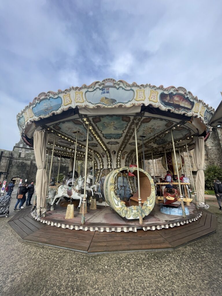 saint-malo with kids_carousel_the knowledge nuggets