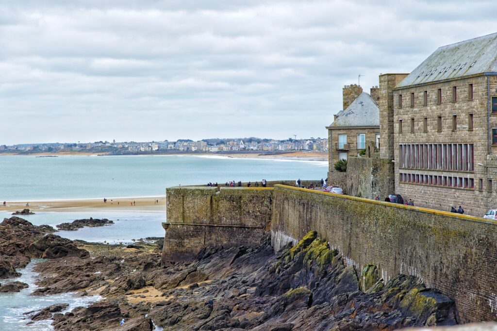 saint malo, sea, brittany-4786116.jpg