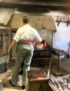 puy de fou glass blower