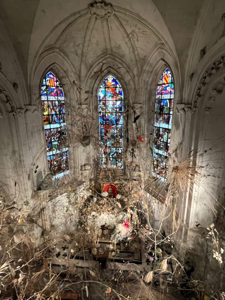 chapel inside chateau de chaumont-sur-loire