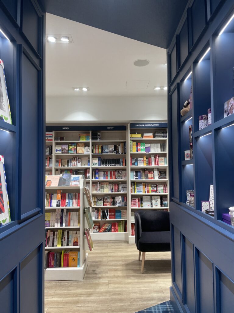 smith & son english bookstore in paris interior