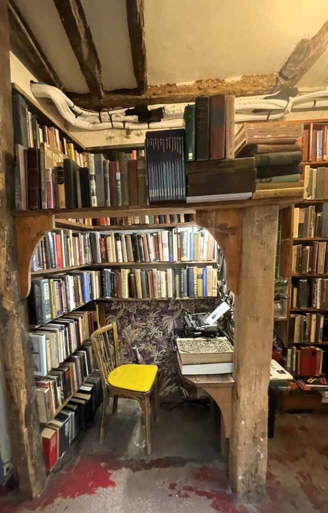 shakespeare & co, paris, english bookstore in paris