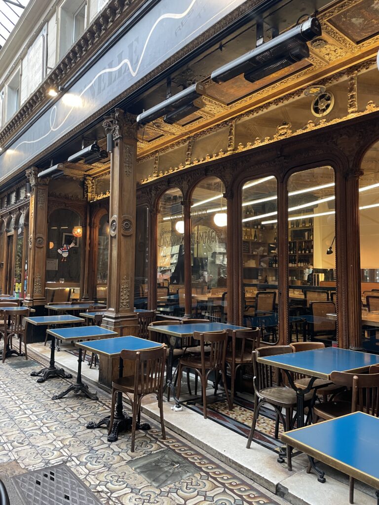 restaurant in passages des panoramas