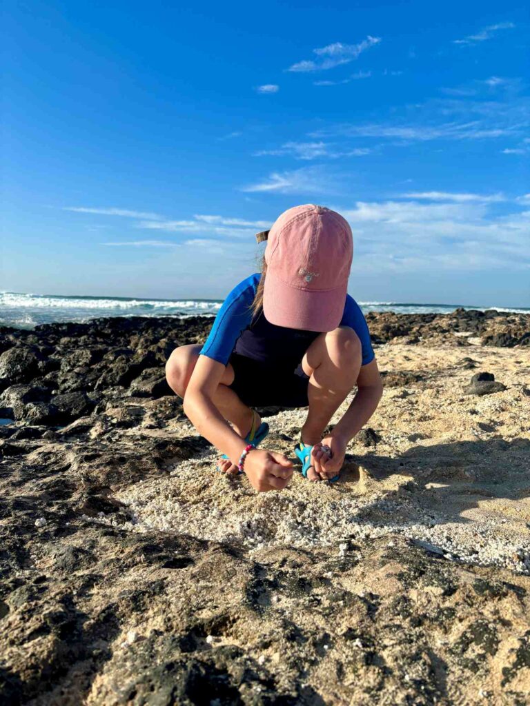 fuerteventura with kids_popcorn beach child_the knowledge nuggets