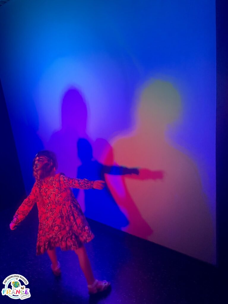 Musee d'Illusion display - Best Museum Paris kids - The Knowledge Nuggets
