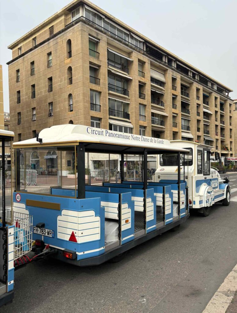 petit train-marseille with kids-the knowledge nuggets