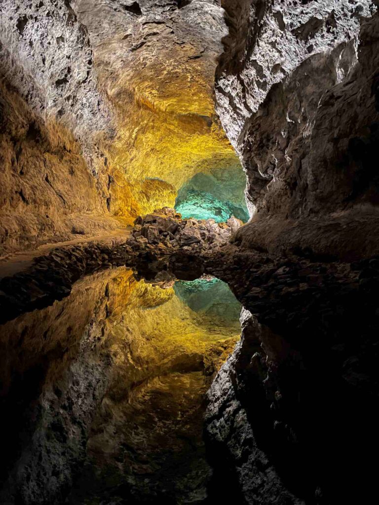 lanzarote with kids_cueva de los verdes2_the knowledge nuggets