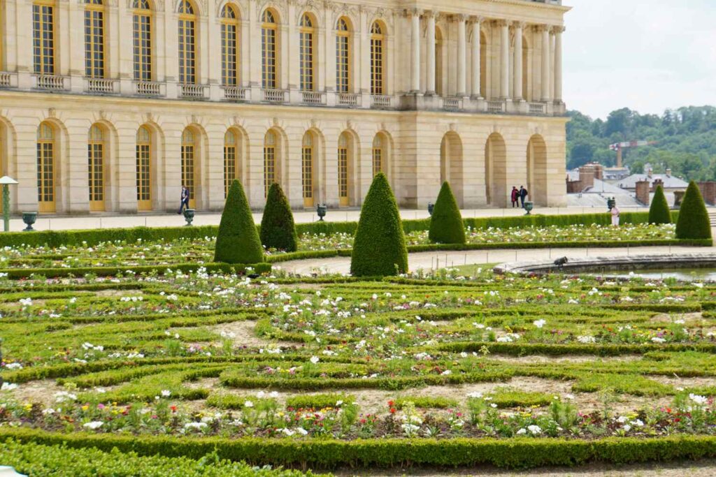 paris day trips book-chateau versailles-the knowledge nuggets